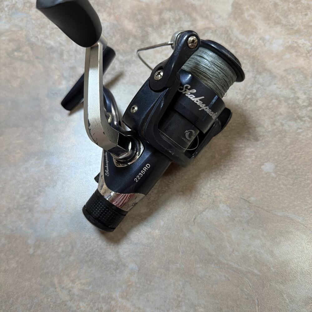 Shakespeare Durango Spinning Reel 2235RD 5:2:1 Gear Ratio Blue Rear Drag